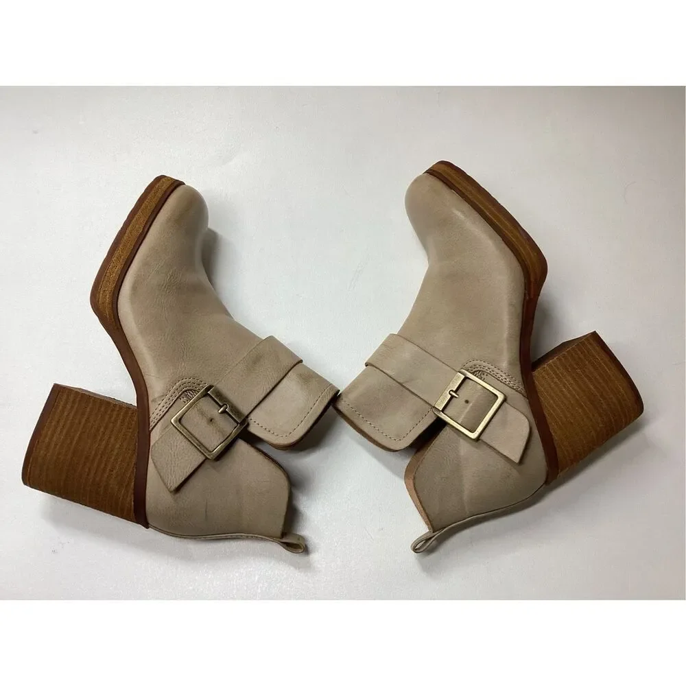 Korks kari block‎ heel boots in cream green